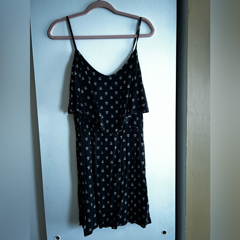 Size medium old navy swing dress with ruffled top